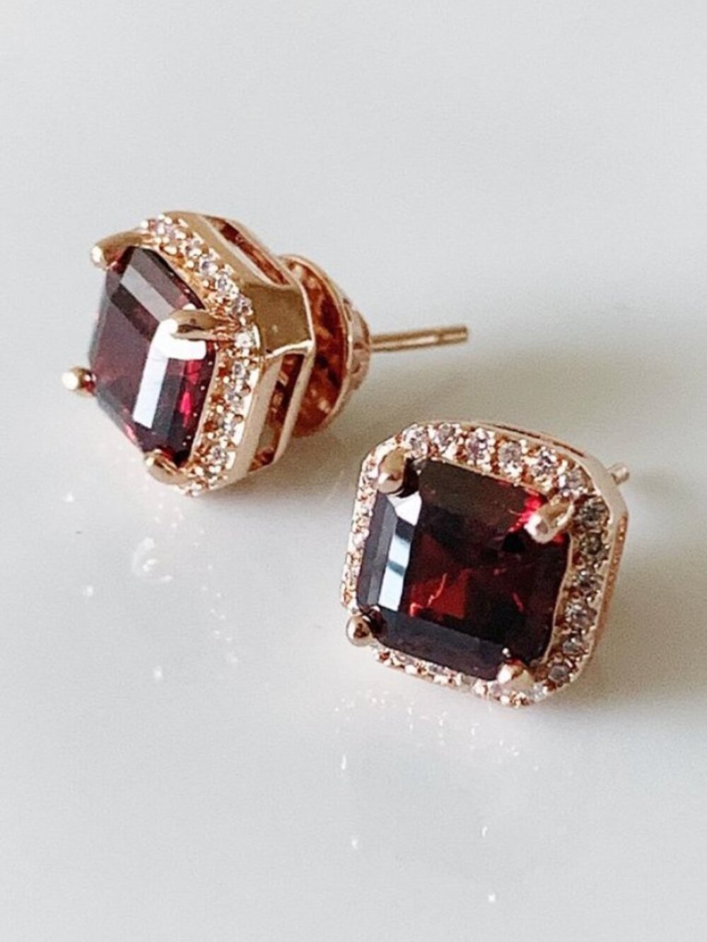 Henri Bendel Garnet Red Crystal Stud Earrings Rose Gold Tone Halo Square Earring
